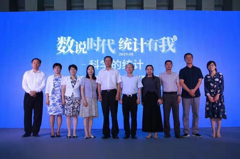 今晚必出三肖2025'澳门，全面释义、统计解答解释落实