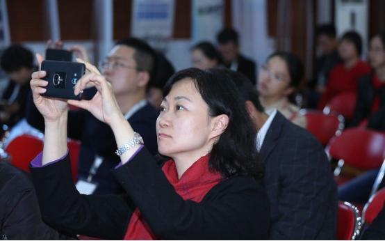 2025新澳门正版免费精准,警惕虚假宣传落实,深度解答解释落实