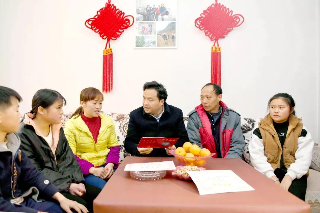 2025澳门天天彩正版免费，全面释义、构建解答解释落实